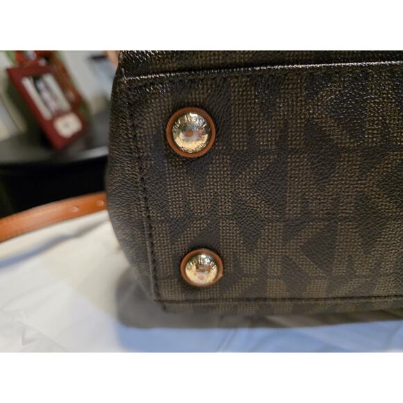 Michael Kors Cynthia Signature Satchel Crossbody Brown MK Logo Bag Gold Hardware - Picture 7 of 8